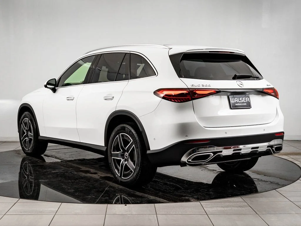 Used 2026 Polar White Mercedes-Benz GLC 300 image 11