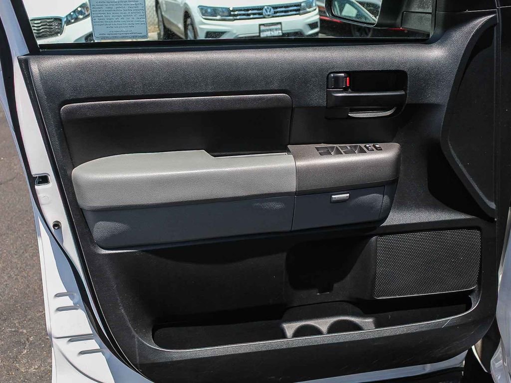 Used 2012 White Toyota Grade image 21