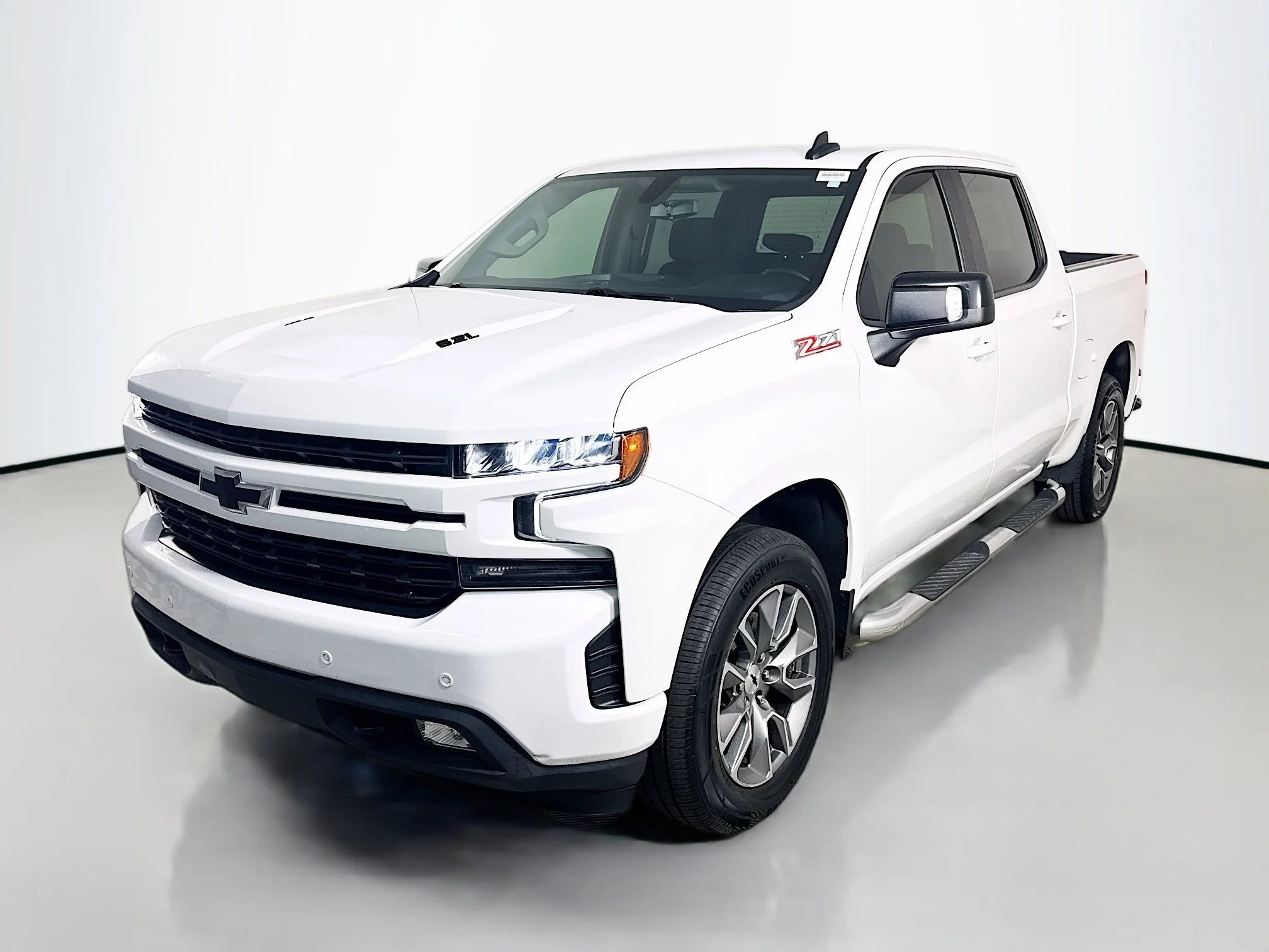 Used 2022 Summit White Chevrolet RST image 3