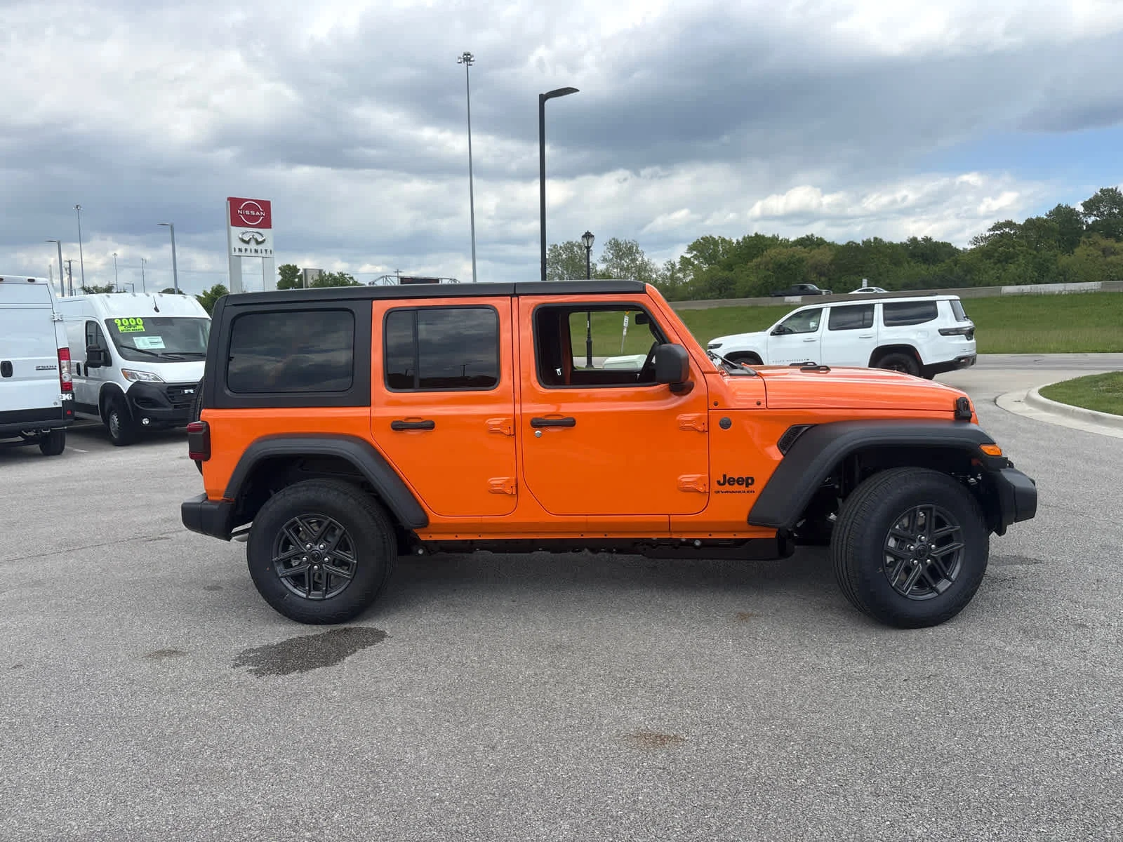 New 2026 Joose Jeep Sport S image 10