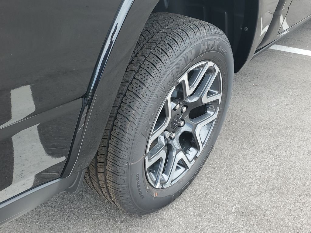 New 2026 Diamond Black Crystal Pearl-Coat Exterior Paint RAM Laramie image 5