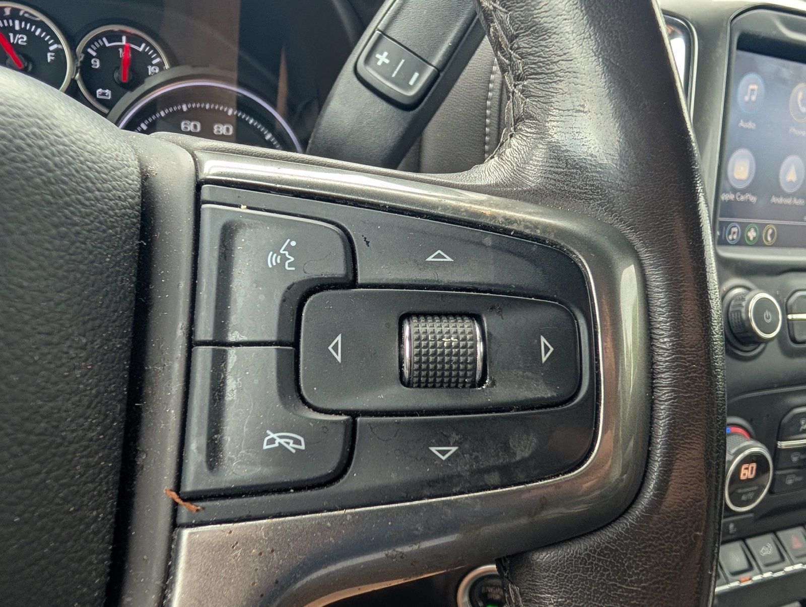 Used 2021 SILVER ICE METALLIC Chevrolet LT image 16