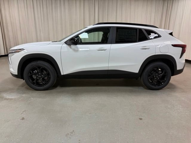 New 2026 Summit White Chevrolet LT image 9