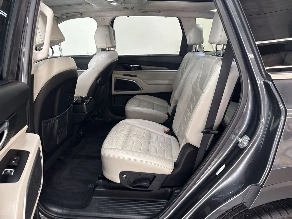 Used 2022 Grey Kia SX image 16