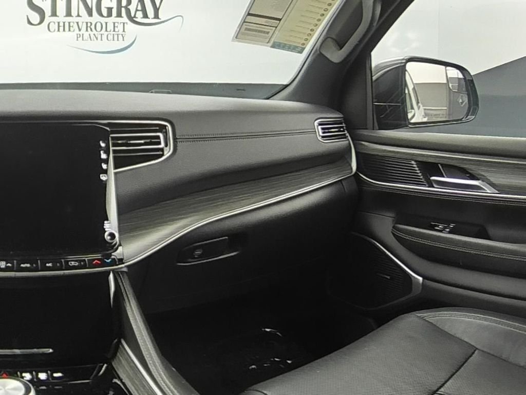 Used 2024 White Jeep Series II image 18