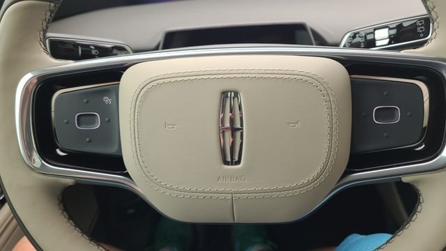 2025 Lincoln Nautilus Reserve - Photo 23