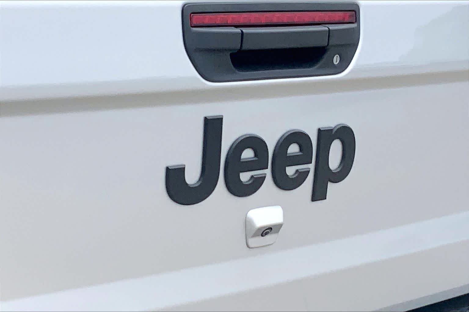 Used 2024 Silver Zynith Clearcoat Jeep Willys image 46