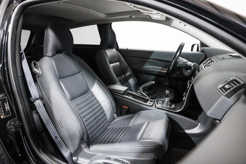 Used 2011 Black Volvo T5 R-Design image 22