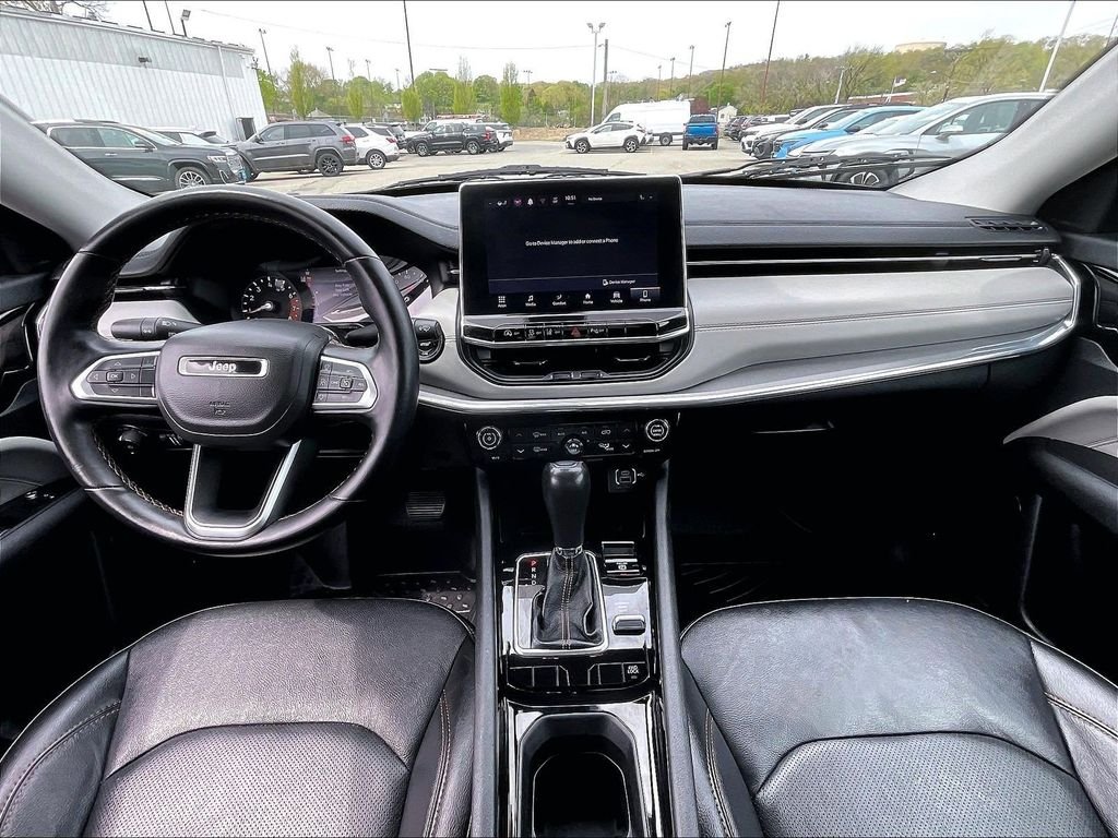 Used 2022 Silver Jeep Limited image 21