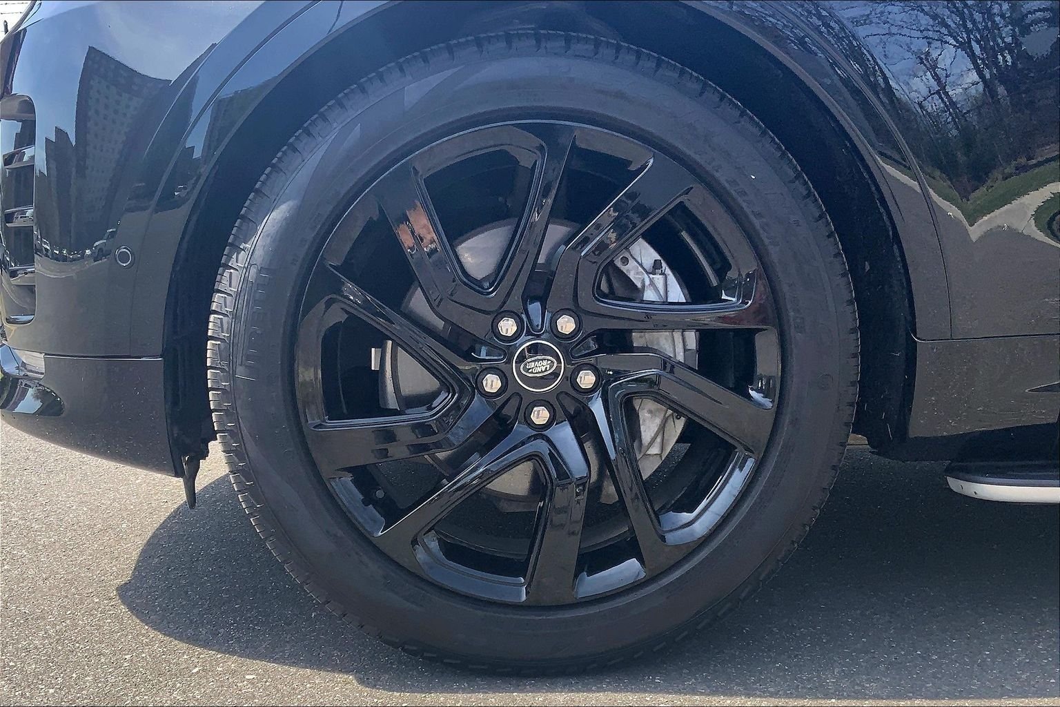 Certified Used 2025 Santorini Black Metallic Land Rover Dynamic SE image 10