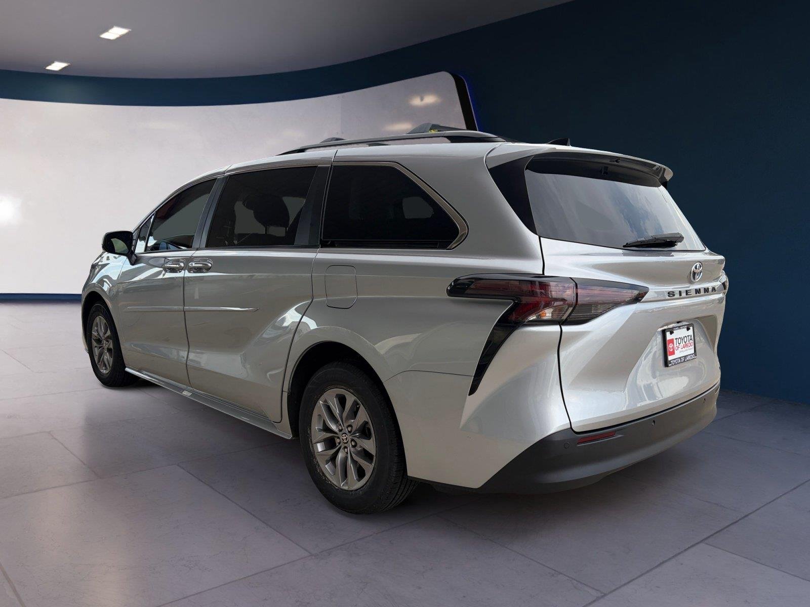 Used 2023 Celestial Silver Metallic TOYOTA XLE 8-Passenger image 3