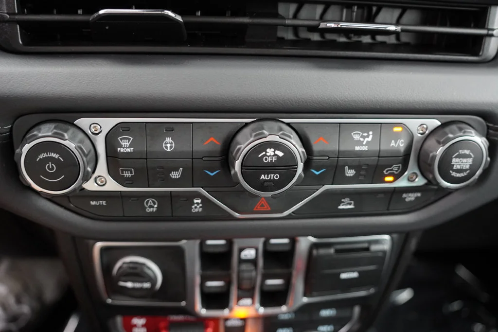 Certified Used 2025 Black Jeep Rubicon image 25