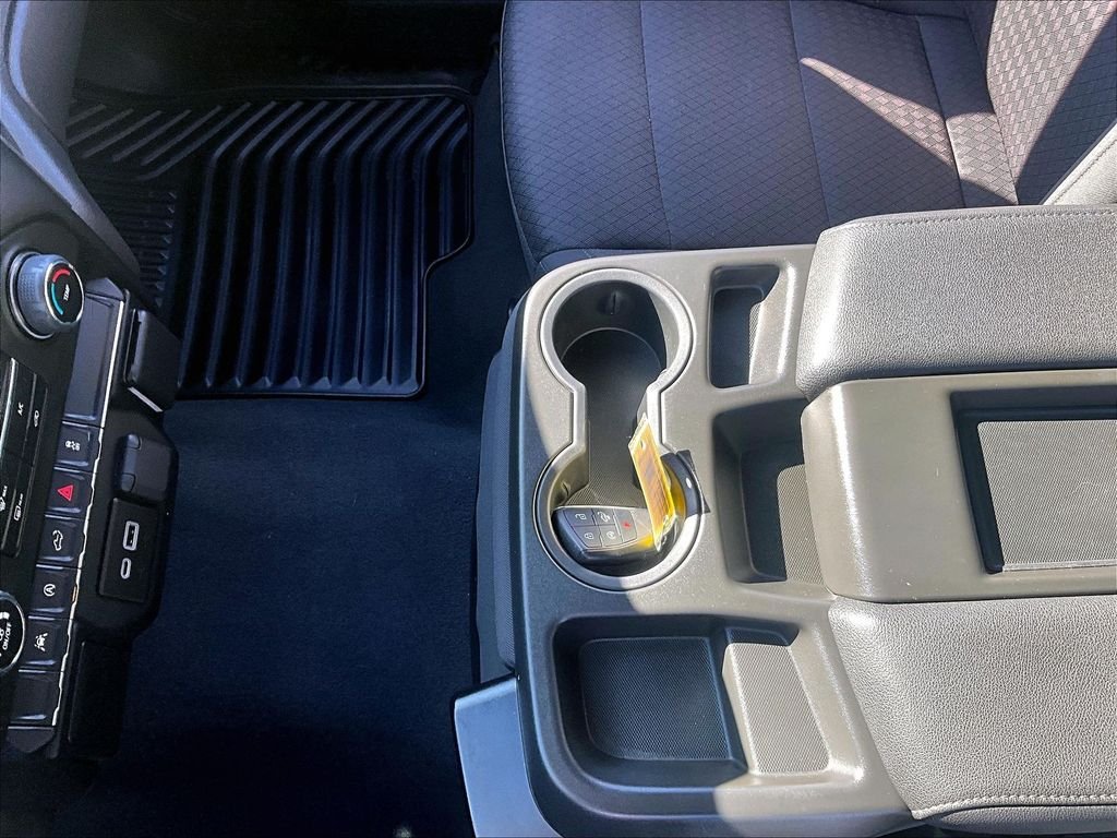 Used 2023 White Chevrolet Custom image 19