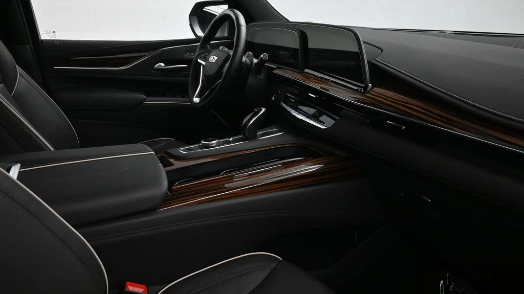 Used 2024 White Cadillac Premium Luxury image 11