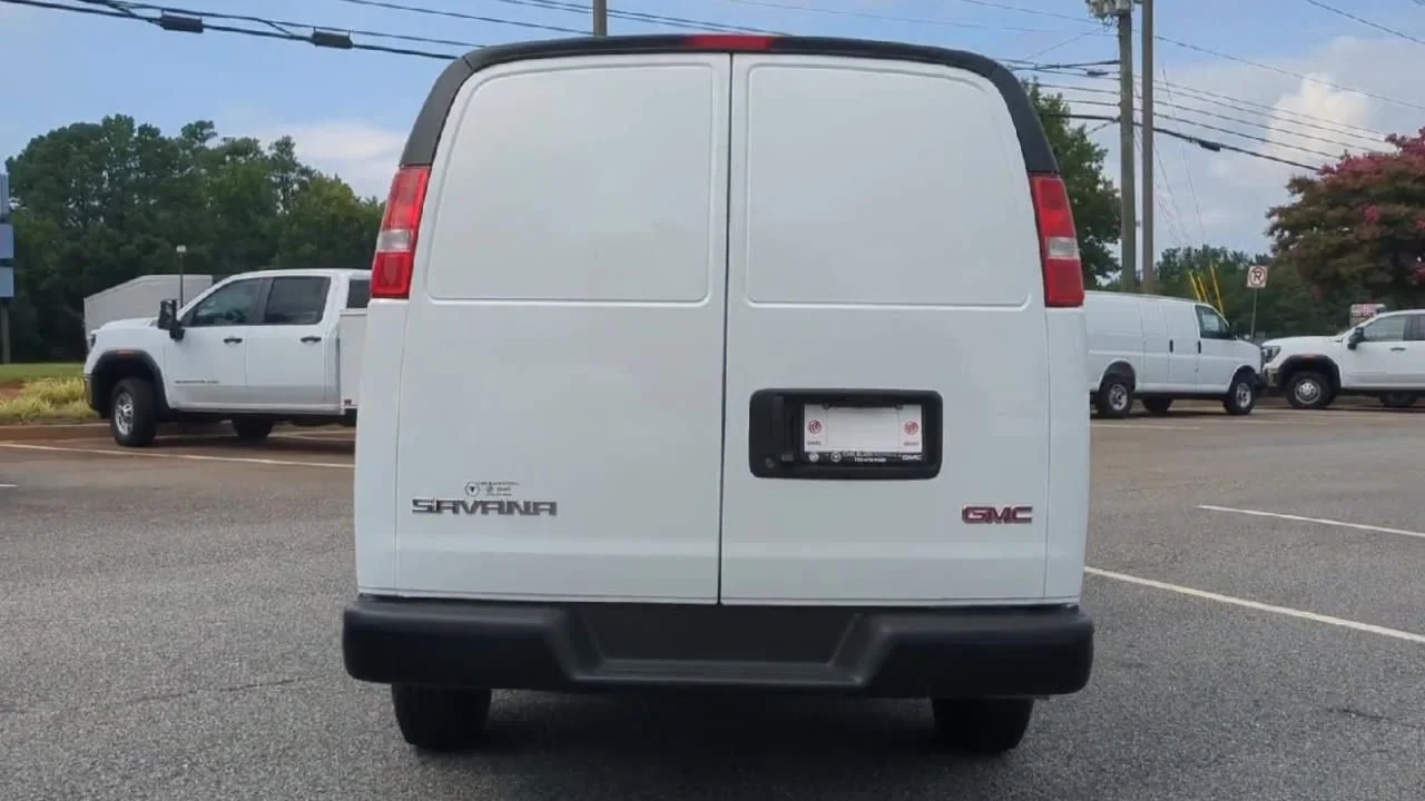 New 2025 Summit White GMC Work Van image 7