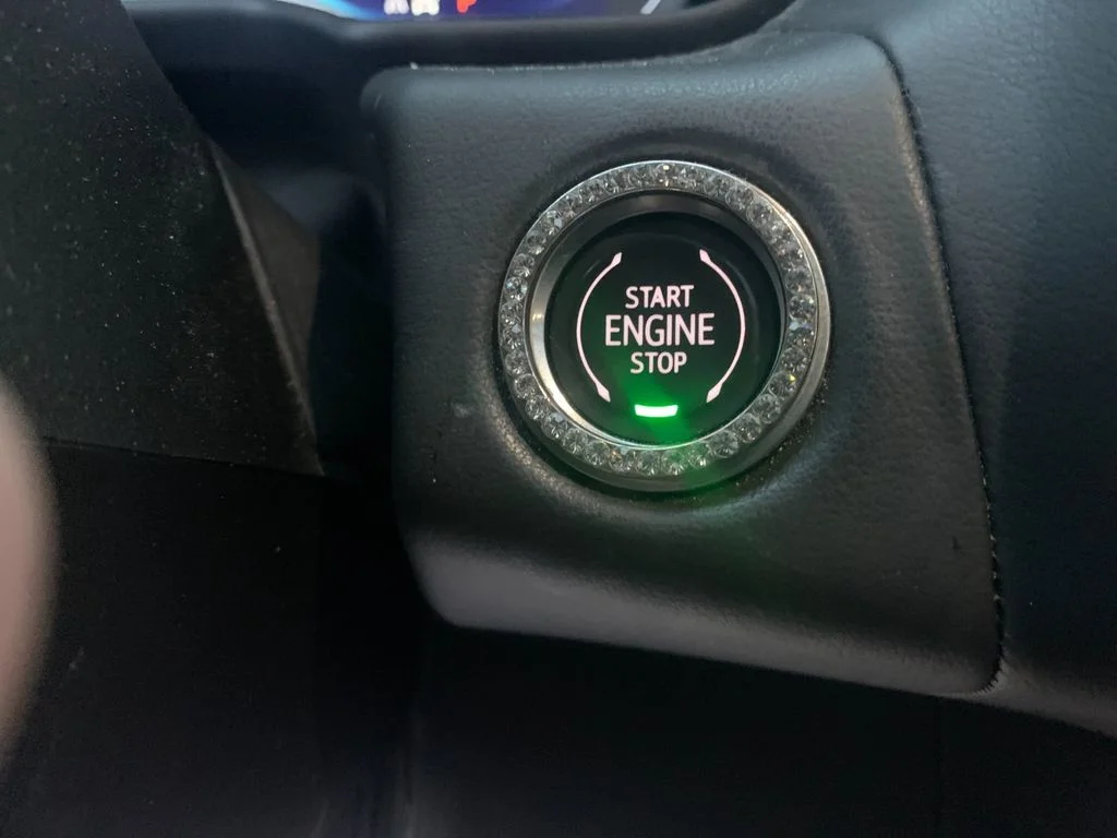 Used 2023 Red Chevrolet Z71 image 28