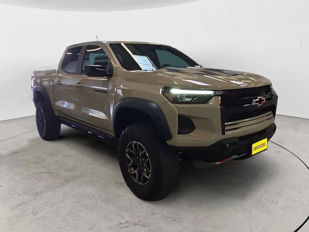 Used 2024 Sand Dune Metallic Chevrolet ZR2 image 3
