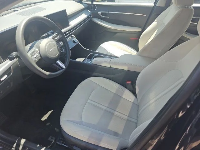 Used 2024 Blue Hyundai SEL image 5