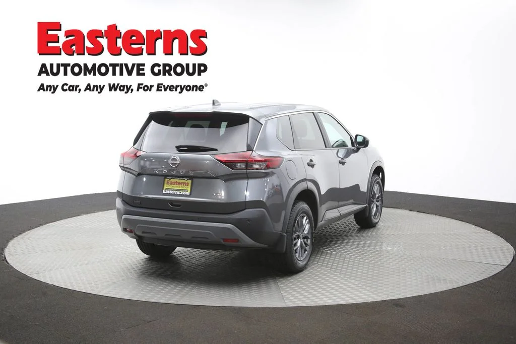 Used 2023 Gray Nissan S image 39