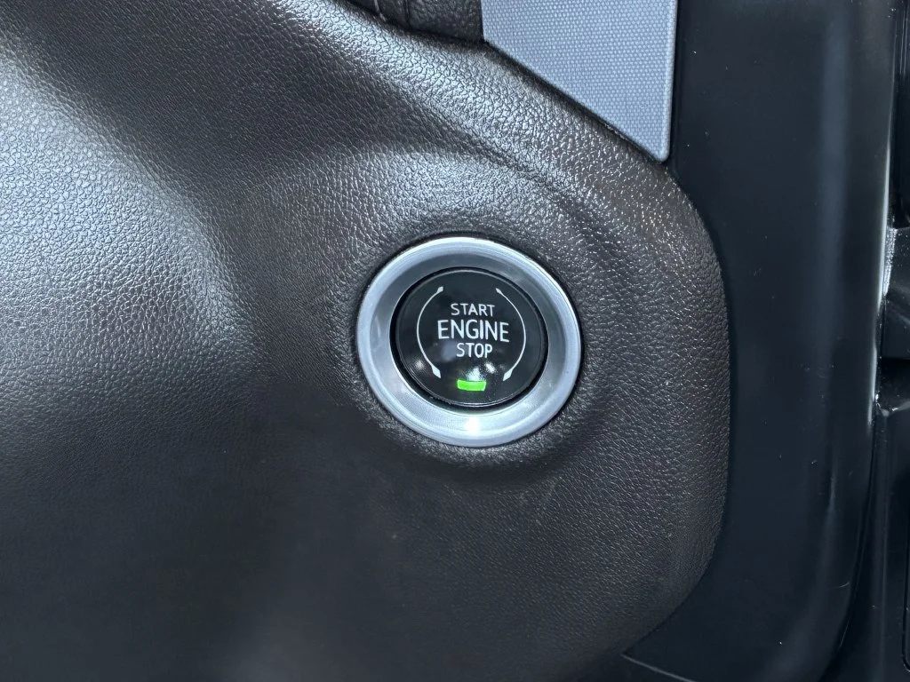 Used 2019 DARK SKY METALLIC GMC SLT image 30