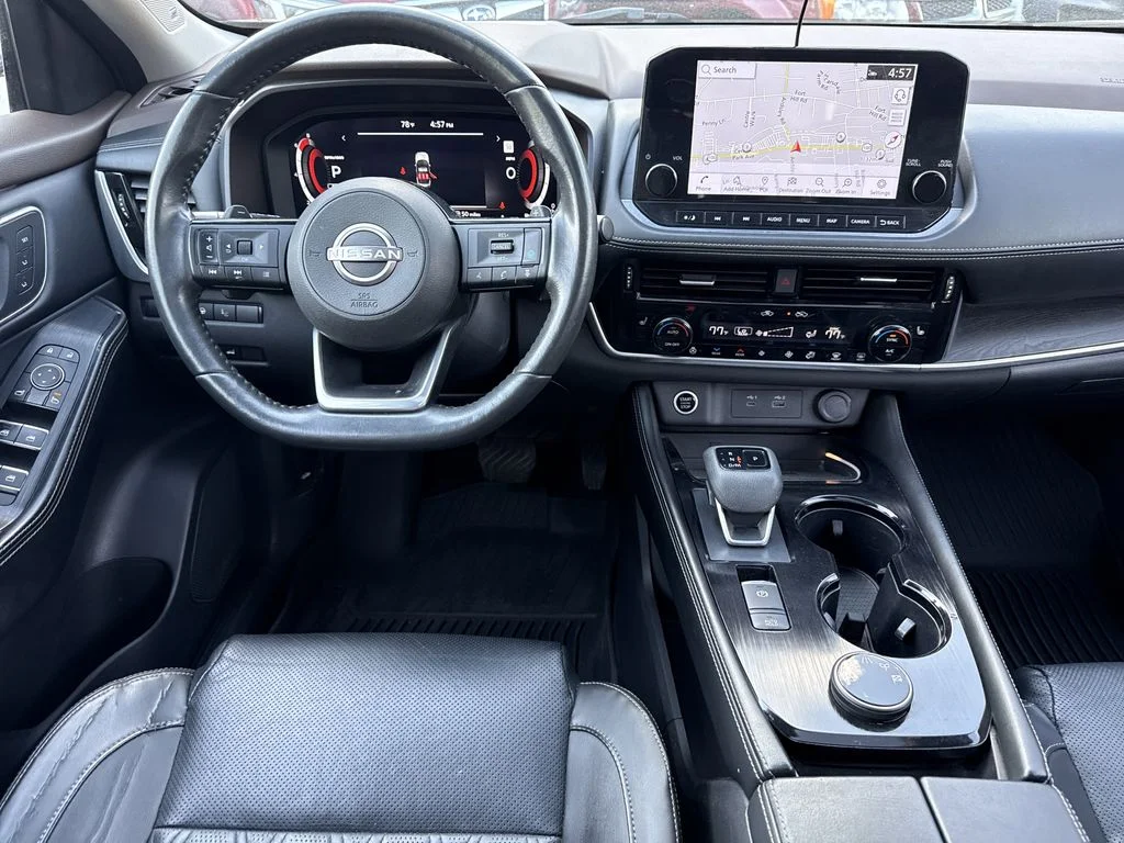 Used 2023 Black Nissan Platinum image 10