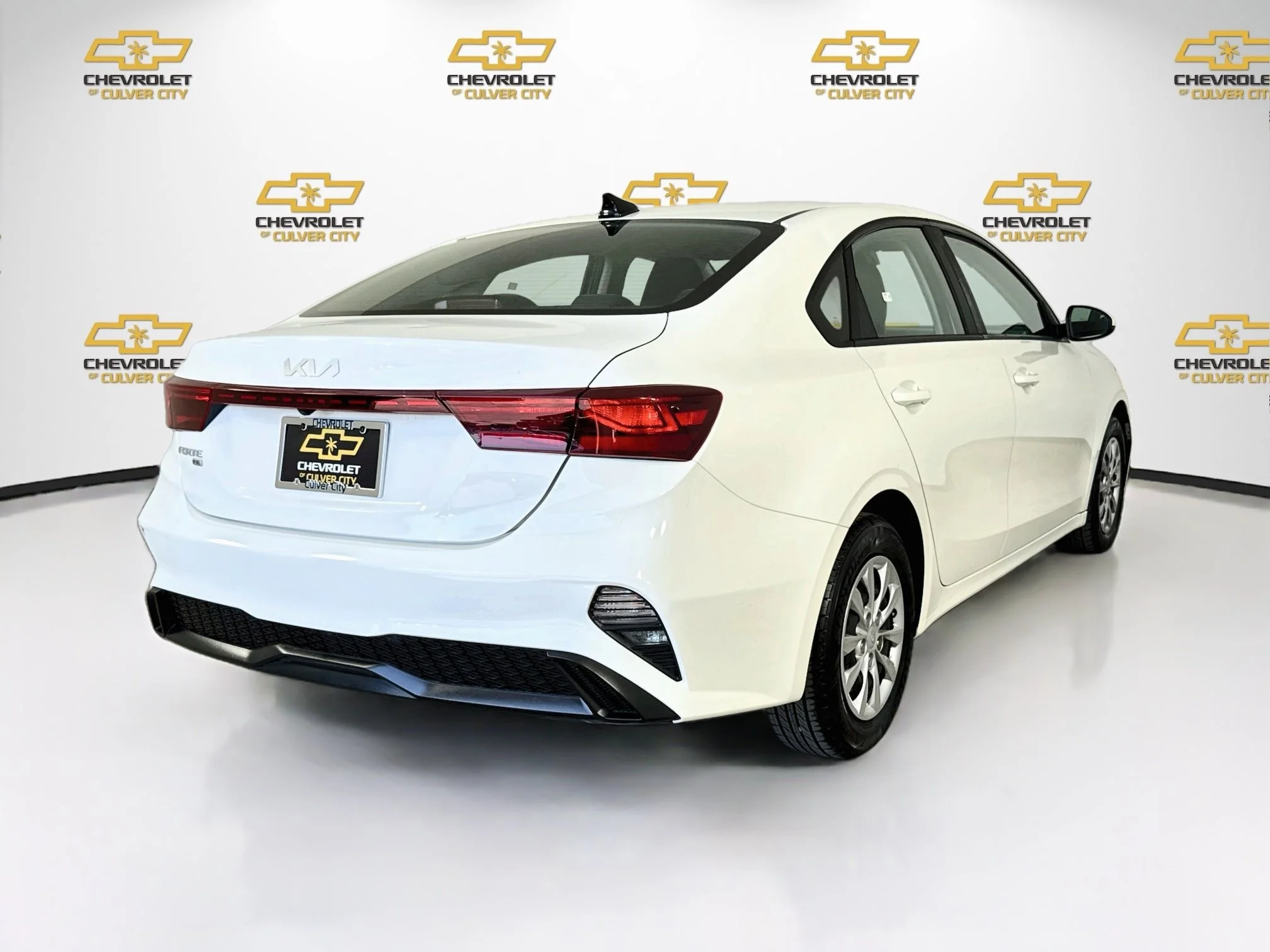 Used 2024 White Kia LX image 8