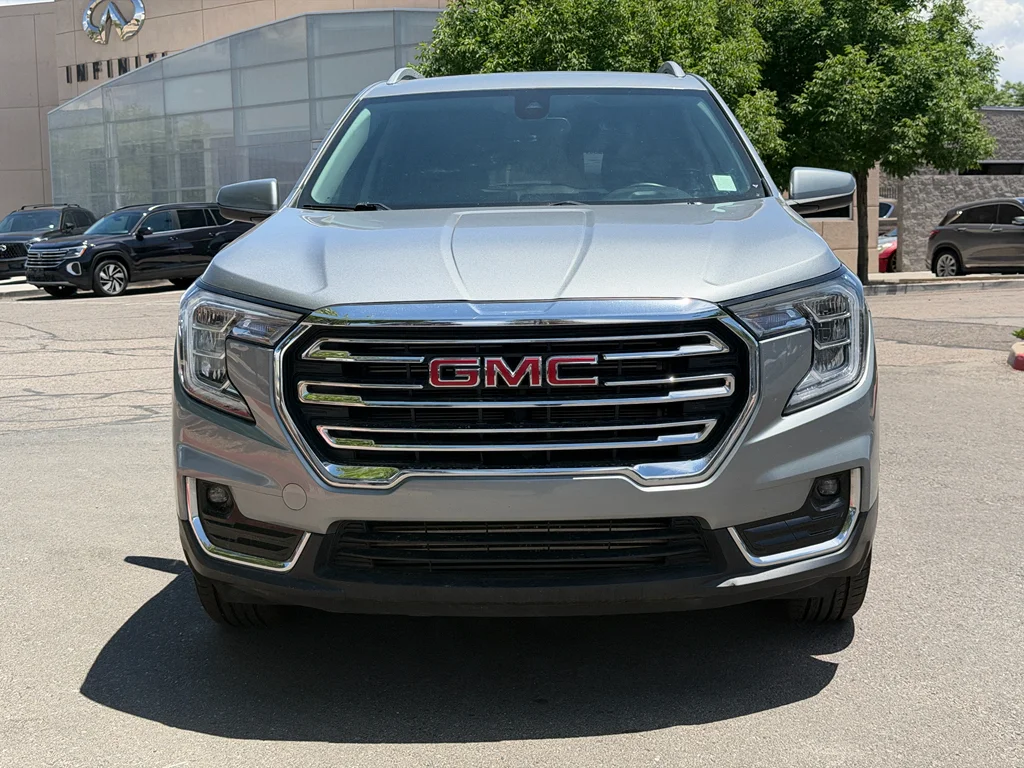 Used 2024 Sterling Metallic GMC SLT image 2