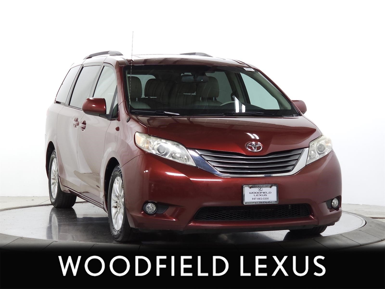 2012 Toyota Sienna XLE V6 7-Passenger Access Seat's photo