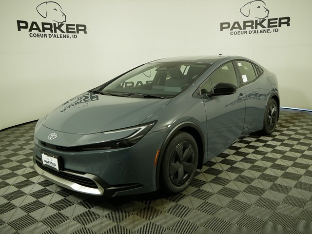 2026 Toyota Prius SE's photo