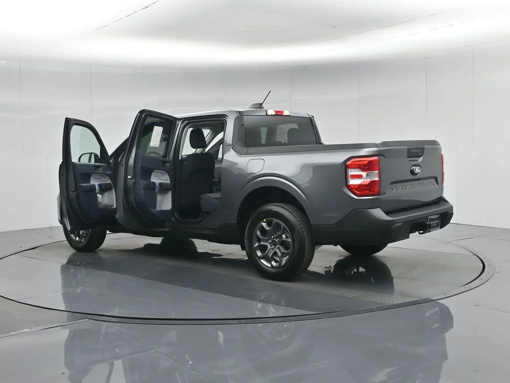 New 2026 Carbonized Gray Metallic Ford XLT image 23