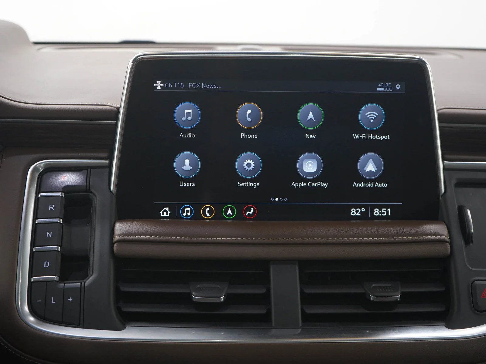 Used 2021 IRIDESCENT PEARL TRICOAT Chevrolet High Country image 17
