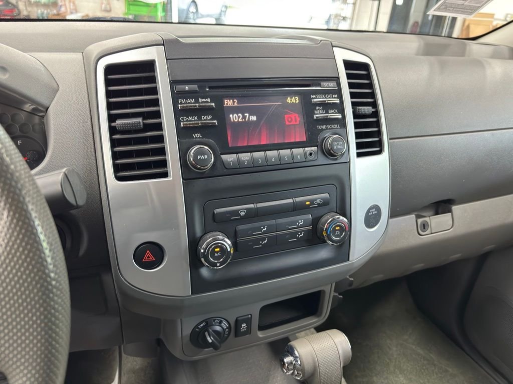 Used 2014 Silver Nissan SV image 25