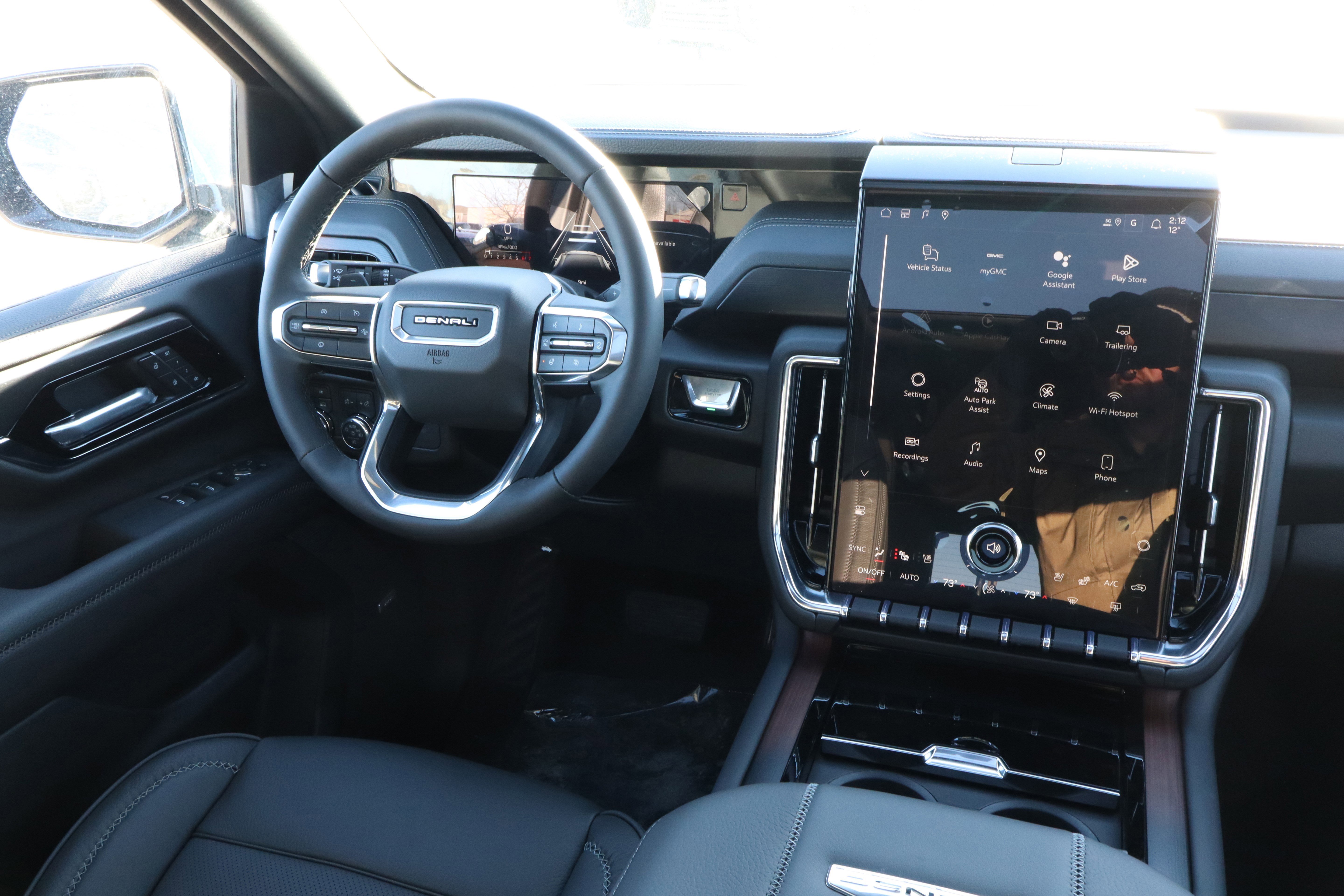 2026 GMC Yukon XL Denali - Photo 10