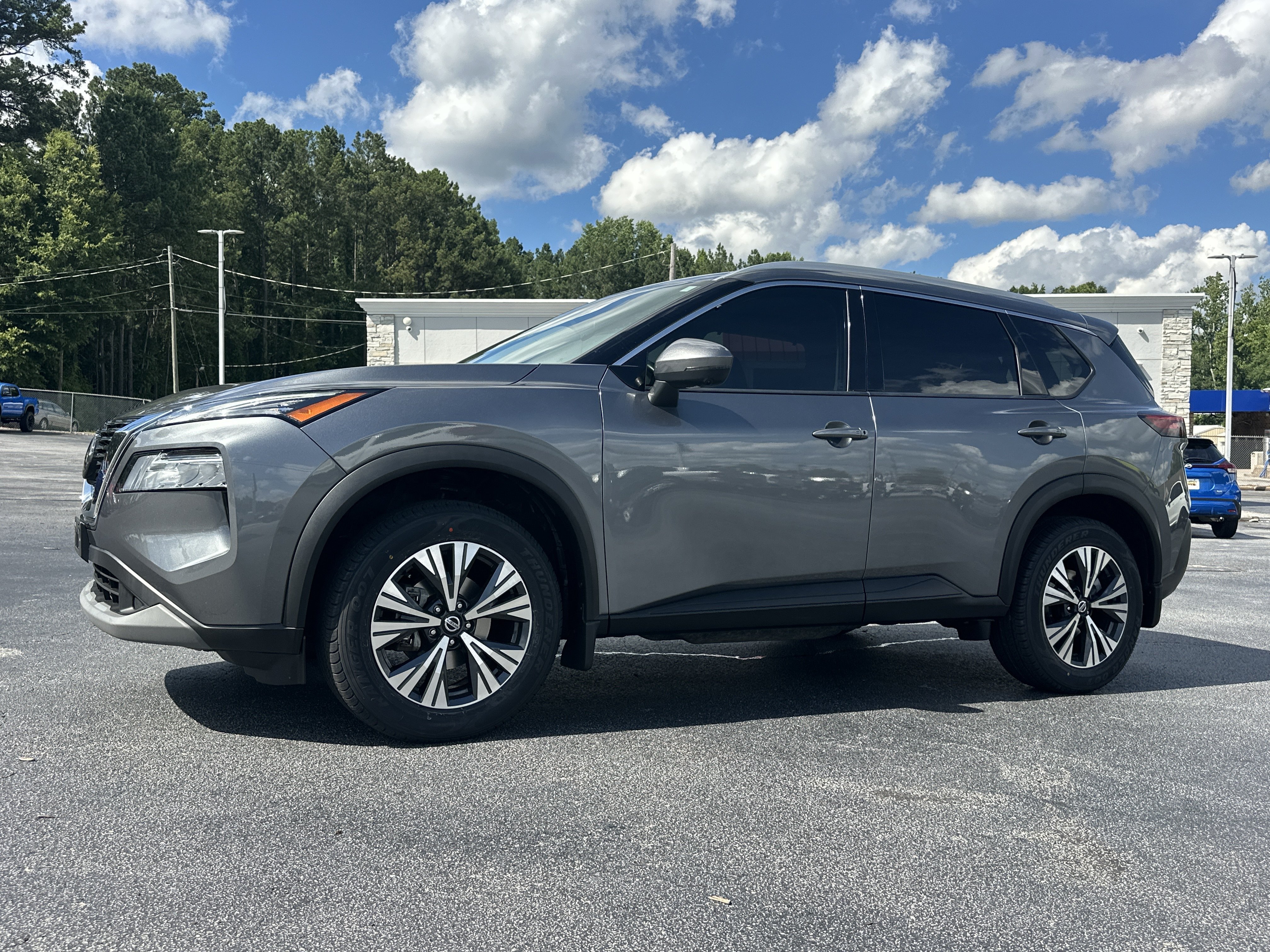Used 2021 Gun Metallic Nissan SV image 3