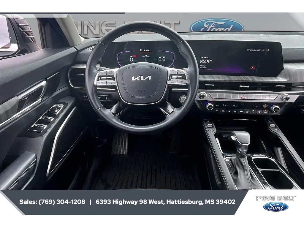 Used 2024 Ebony Black Kia EX image 5