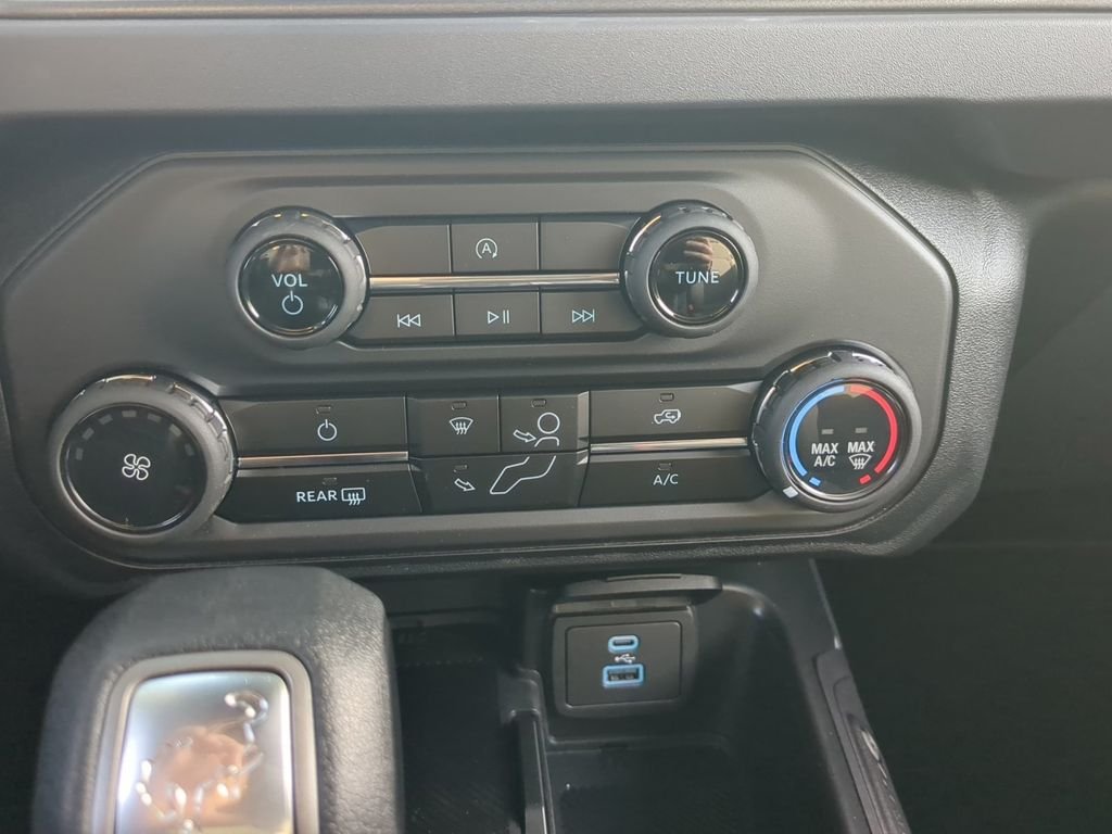 2025 Ford Bronco 4-Door Base - Photo 25