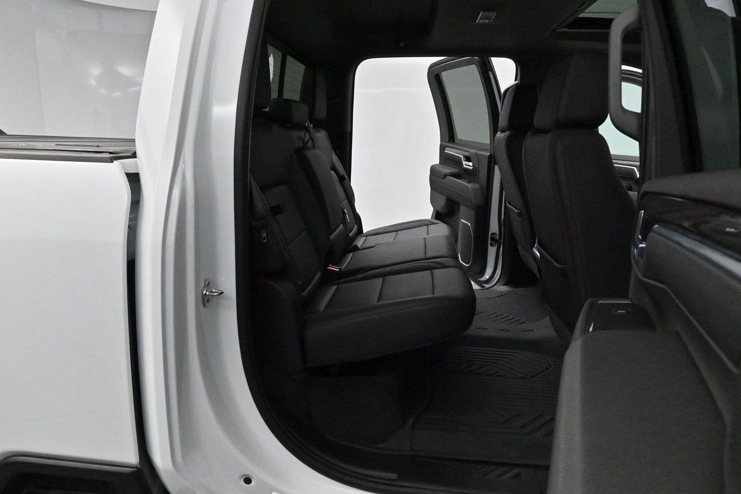 Used 2026 Summit White Chevrolet LTZ image 34