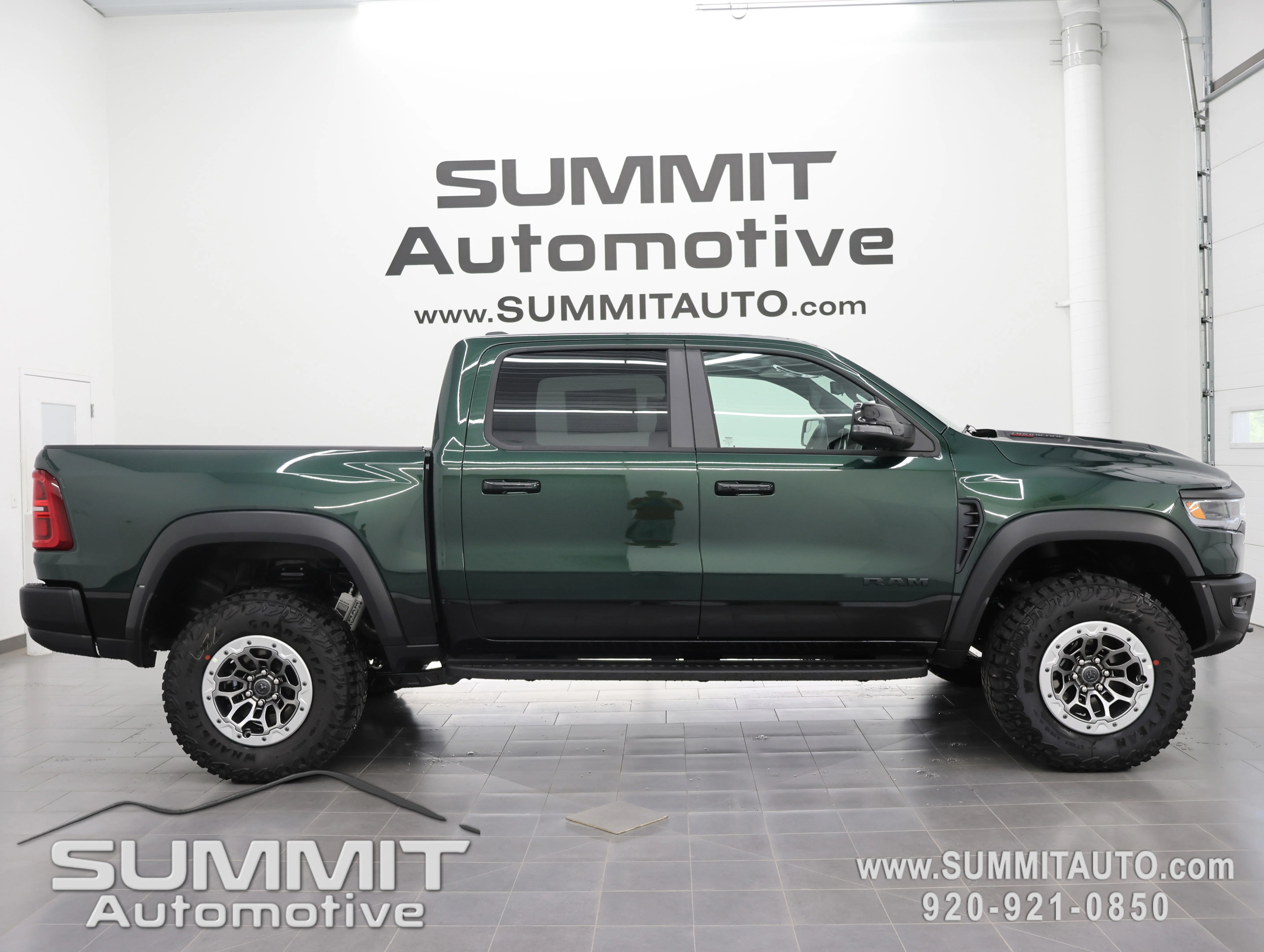 2026 RAM 1500 RHO 4x4 Crew Cab 5'7's photo
