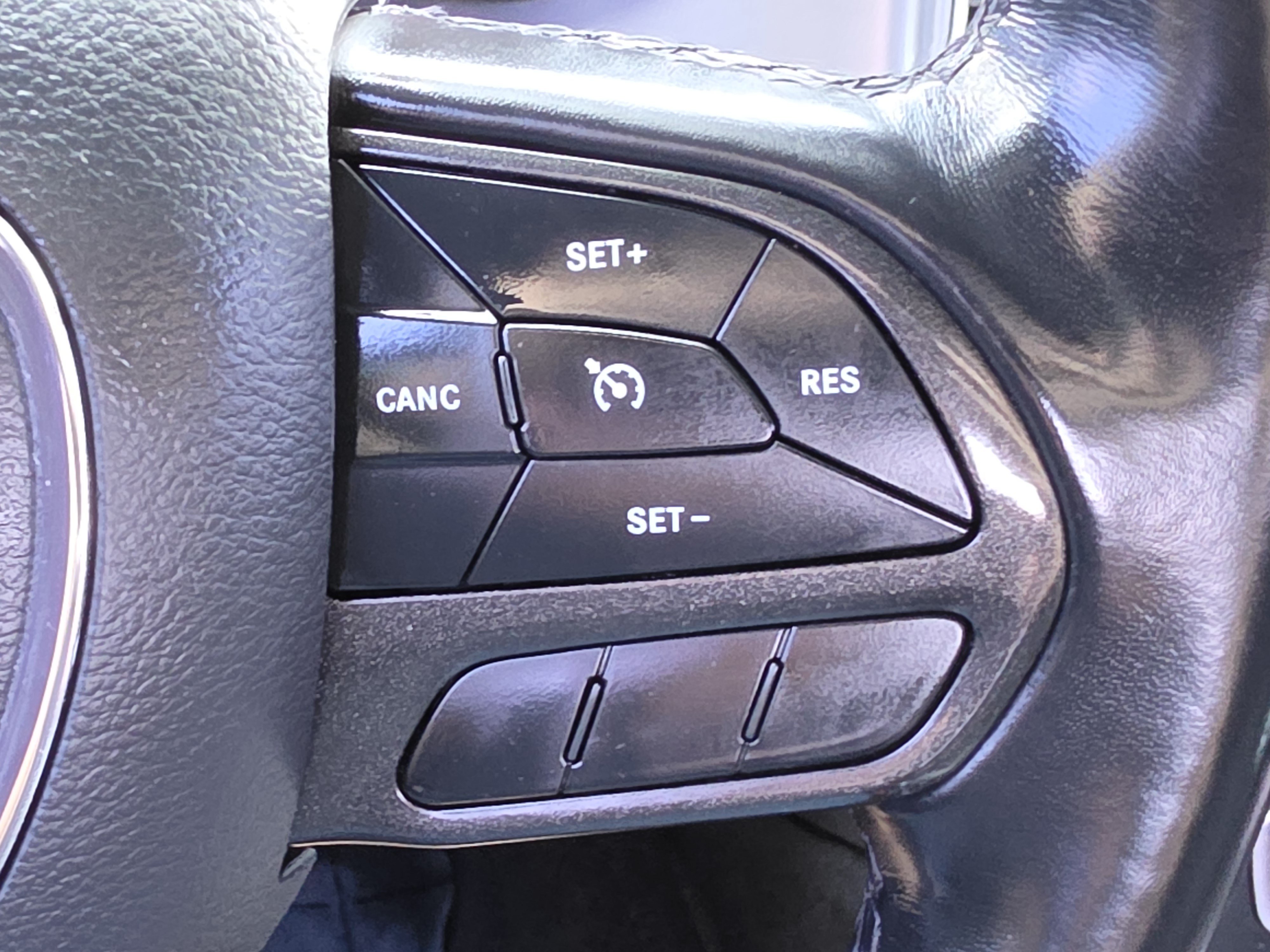 Used 2023 B5 Blue Pearlcoat Dodge SXT image 17