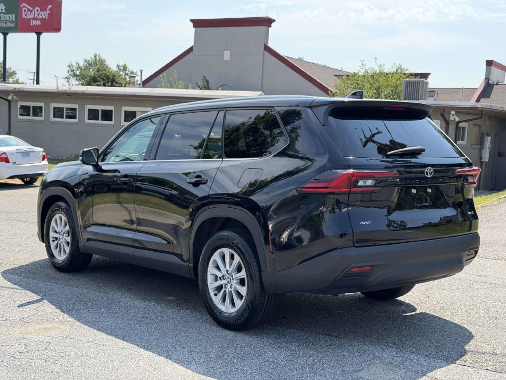 Used 2025 Black Toyota XLE image 22