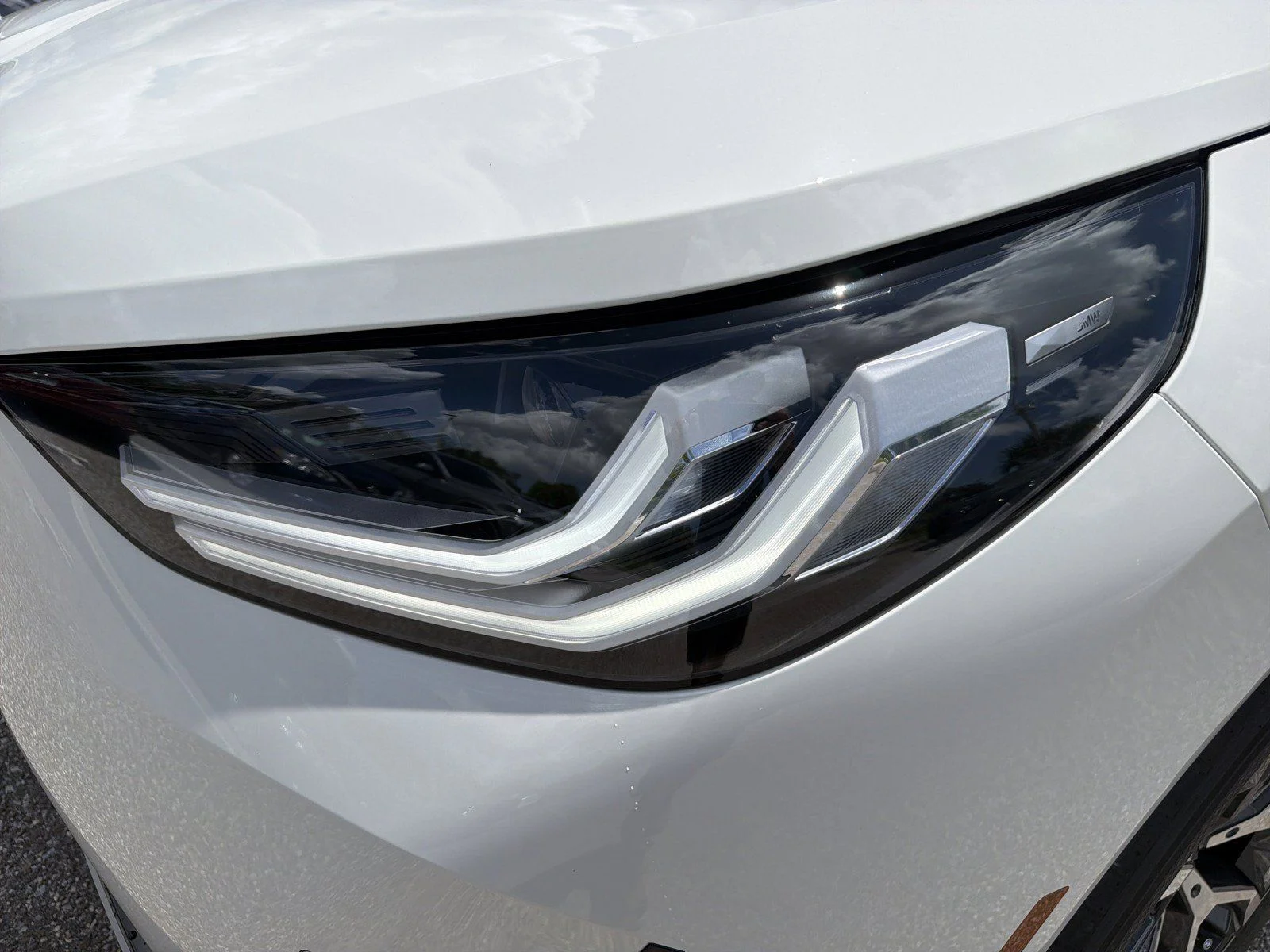 New 2026 Alpine White BMW 30 xDrive image 9