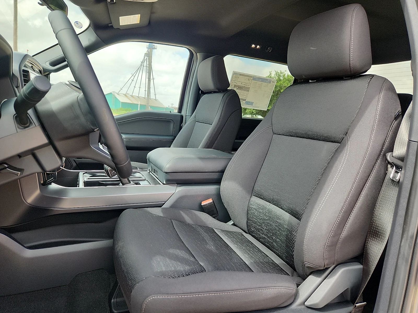 New 2026 Carbonized Gray Metallic Ford XLT image 17