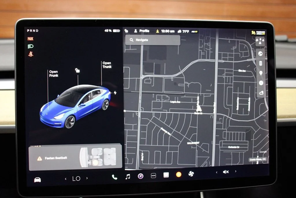 Used 2019 Deep Blue Metallic Tesla  image 23