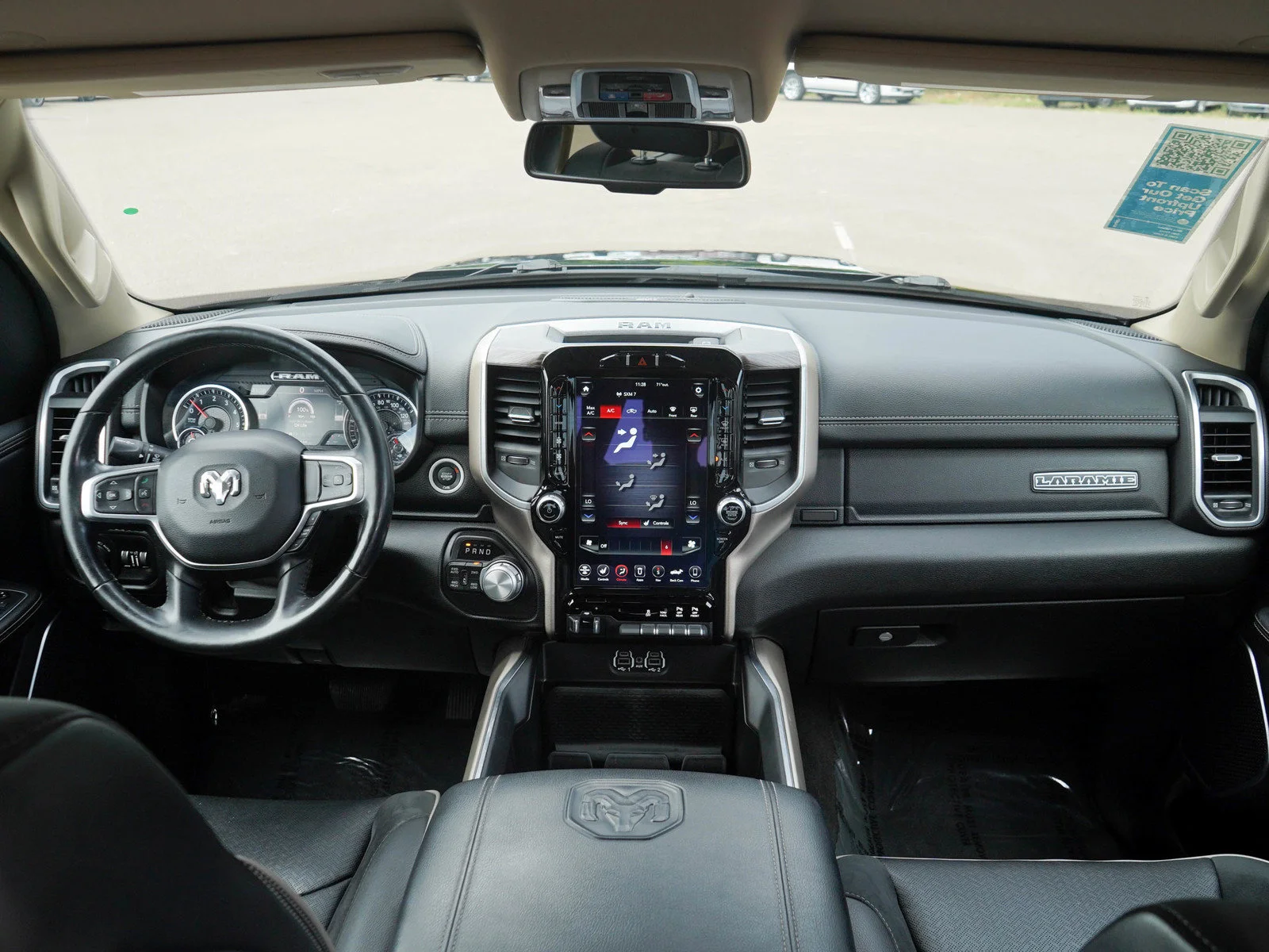 Used 2020 Diamond Black Crystal Pearlcoat Ram Laramie image 13