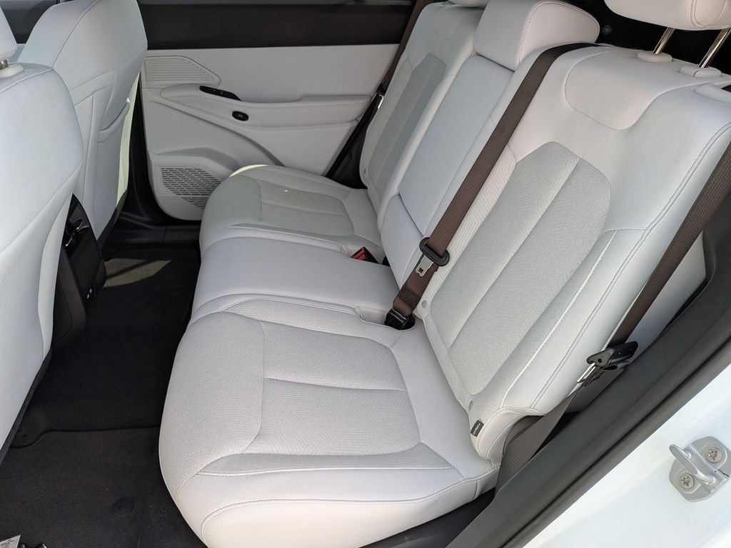 New 2026 Bright White Clear-Coat Exterior Paint Jeep Laredo image 27