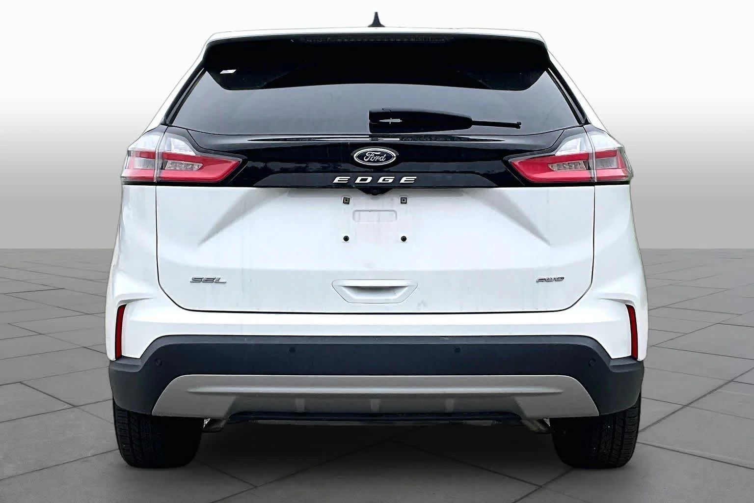 Certified Used 2024 Oxford White Clearcoat Ford SEL image 5