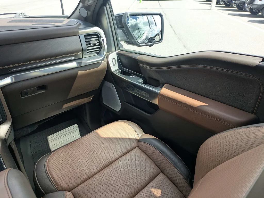 Used 2025 Agate Black Metallic Ford King Ranch image 20