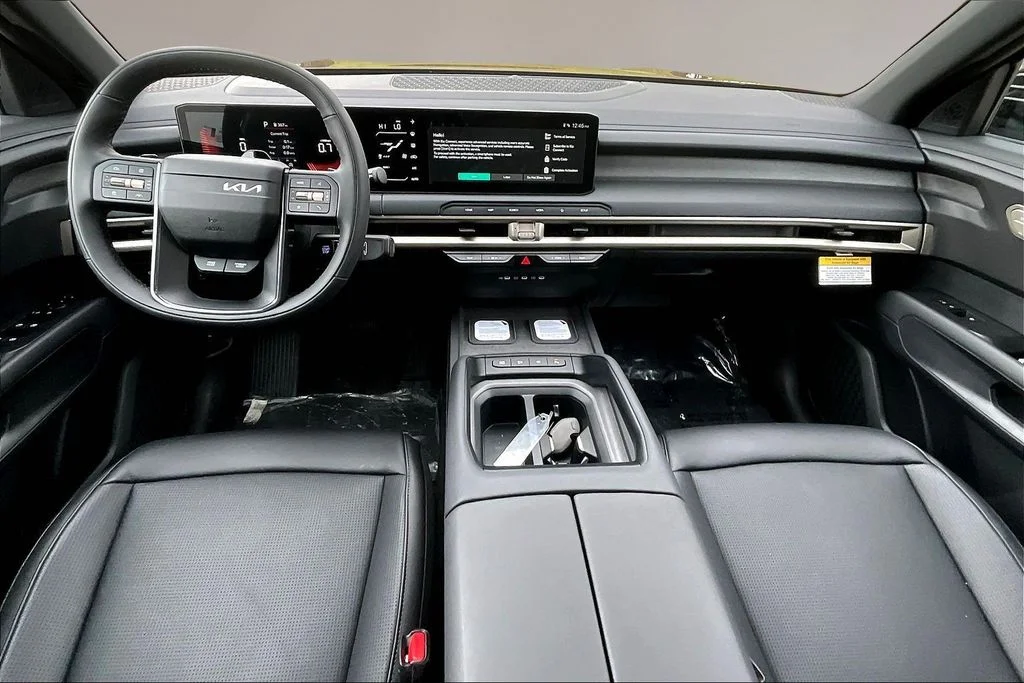 New 2027 Ebony Black Kia S image 5
