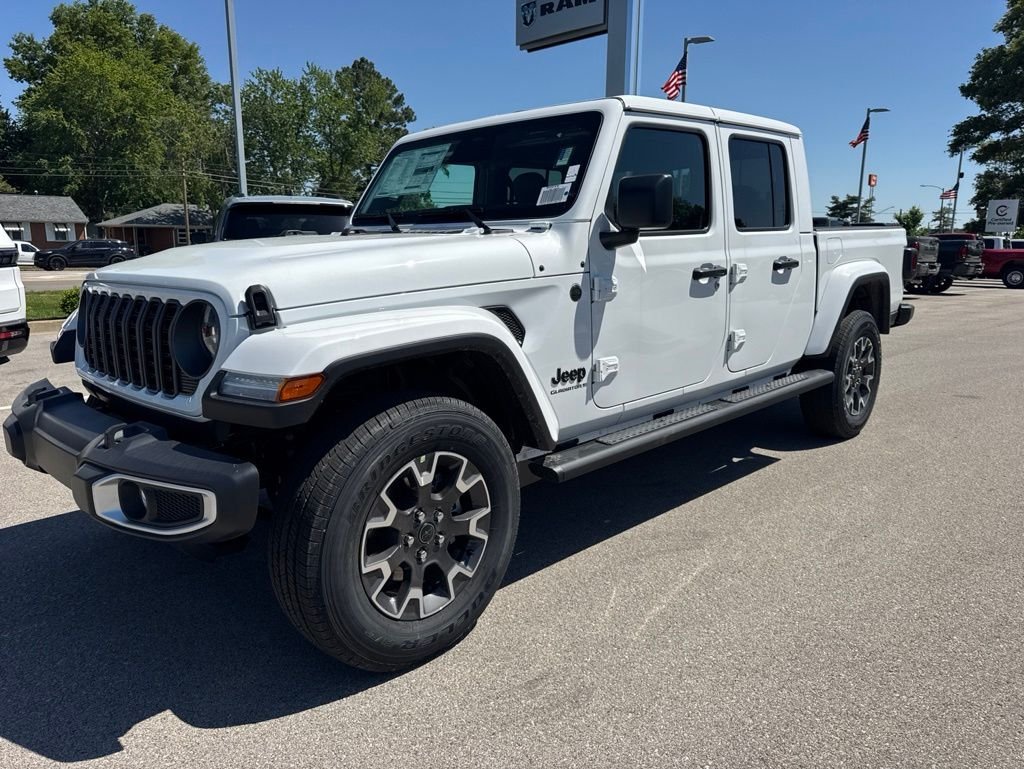 2026 Jeep Gladiator Sahara Auto's photo