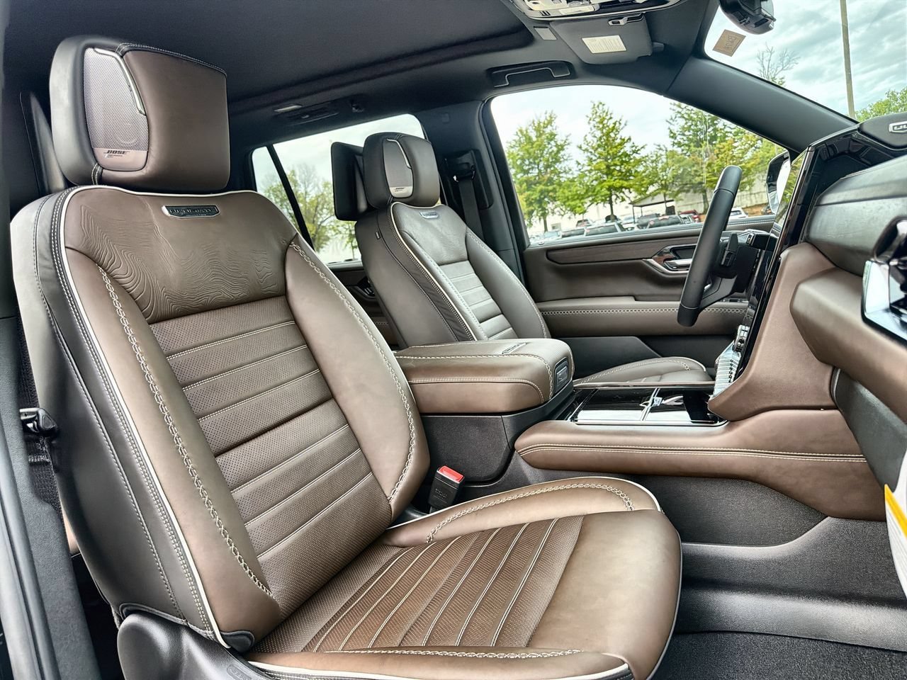 2026 GMC Yukon Denali Ultimate - Photo 23